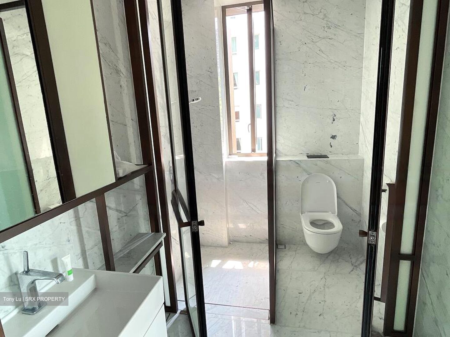 8 Hullet (D9), Apartment #458898781